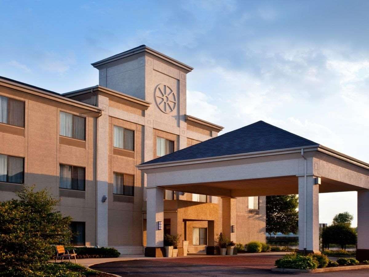 Baymont By Wyndham Hotel