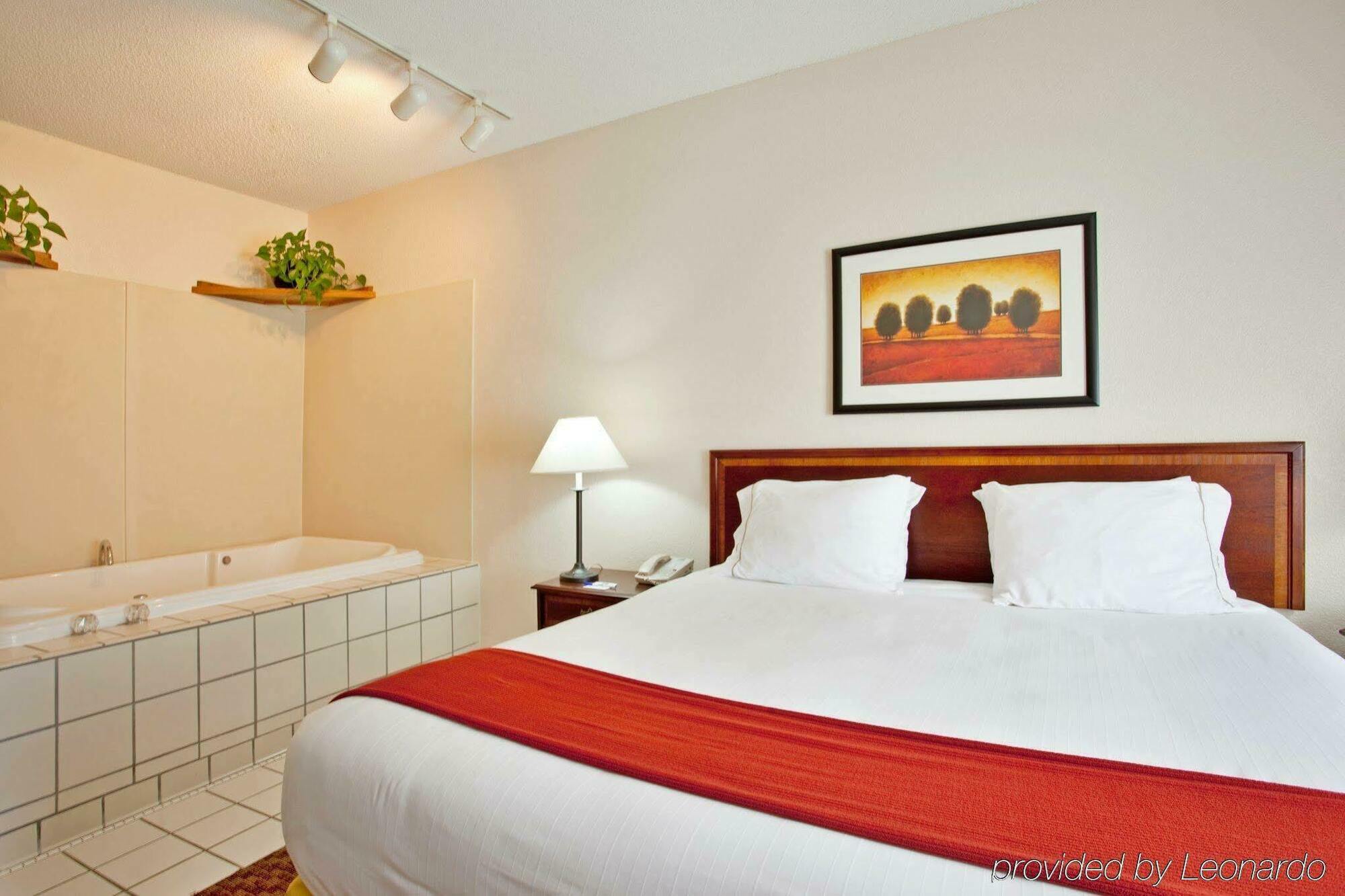 Baymont By Wyndham Hotel Merrillville